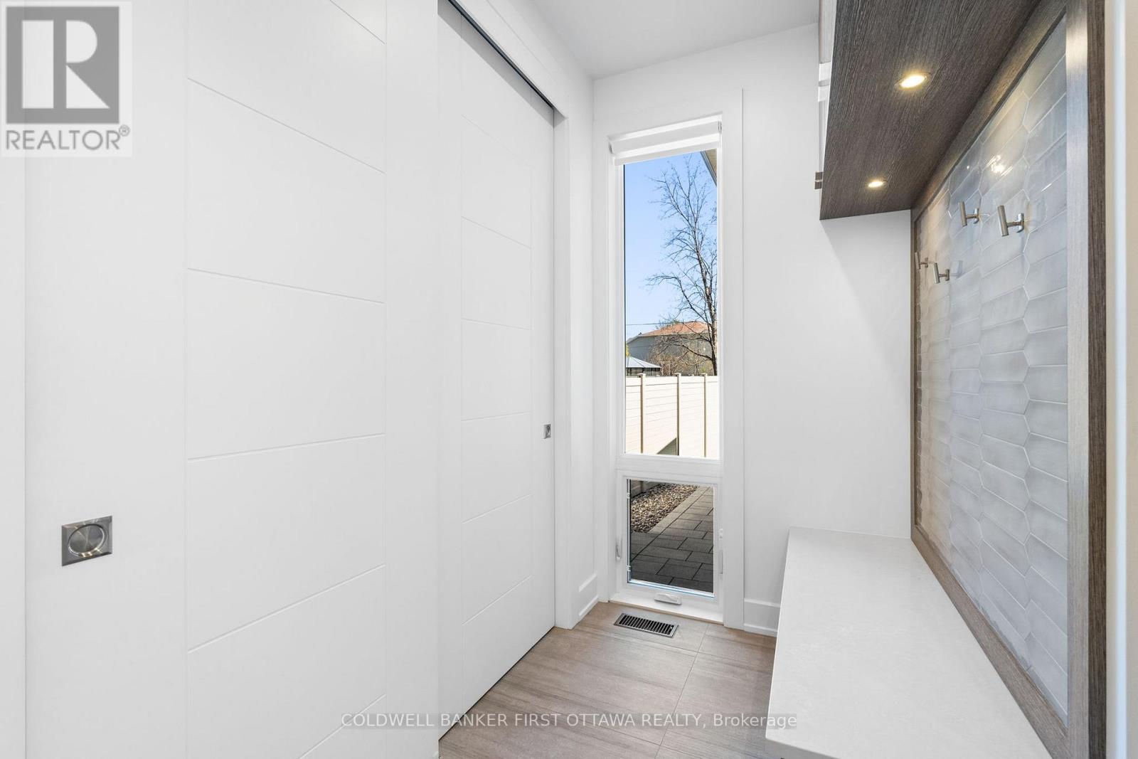 13 Brook Lane