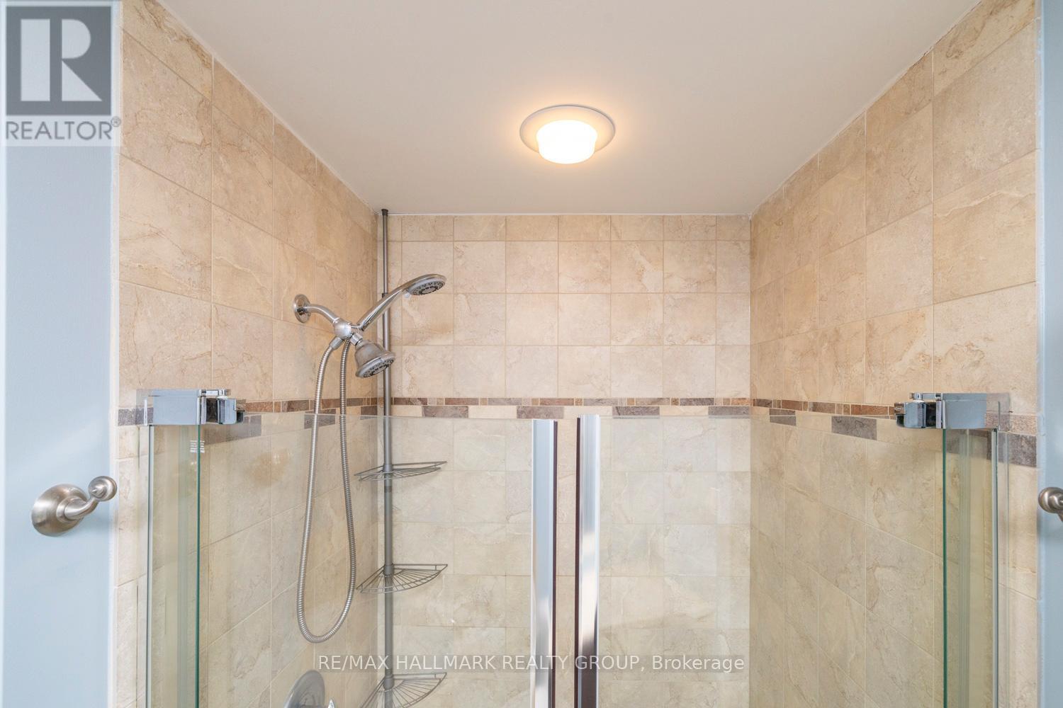 202 Waymark Crescent