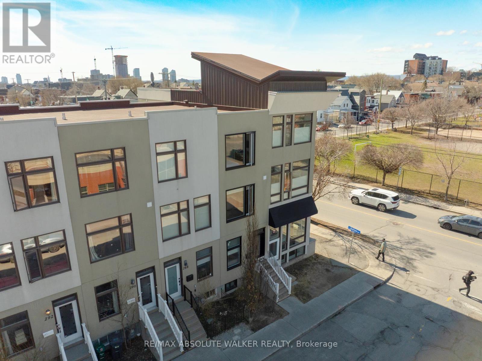 286 Cambridge Street N