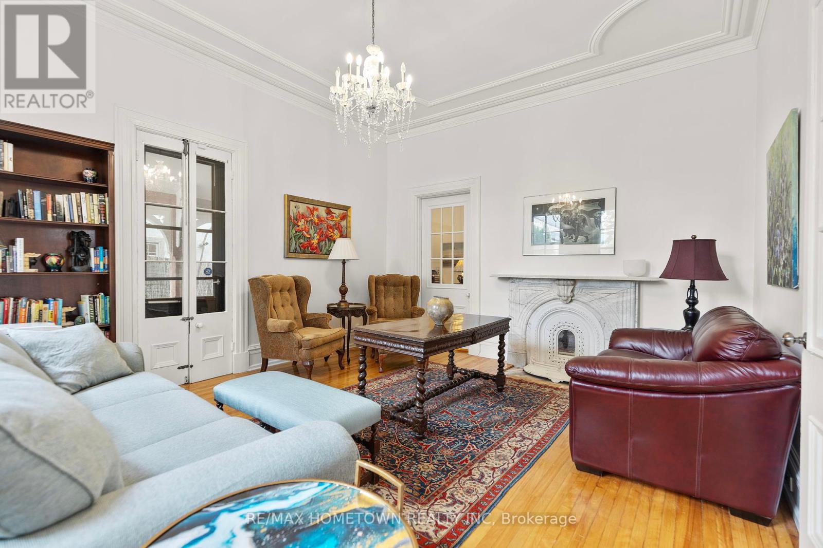 157 Dibble Street W
