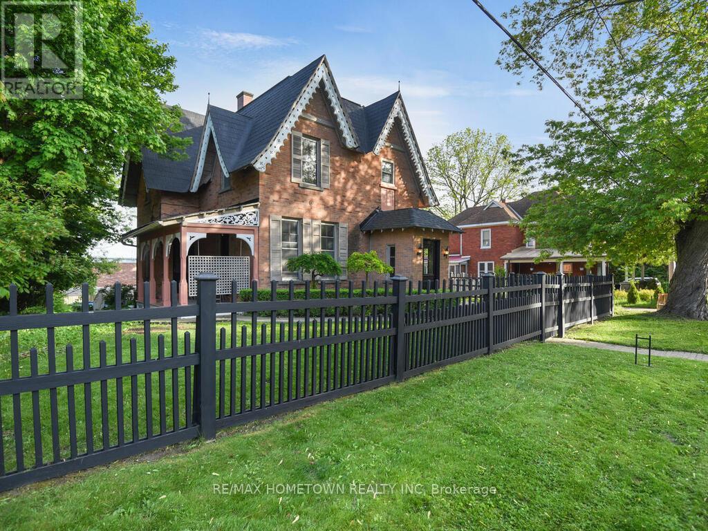 157 Dibble Street W