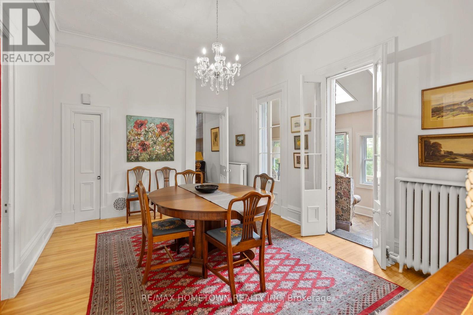 157 Dibble Street W
