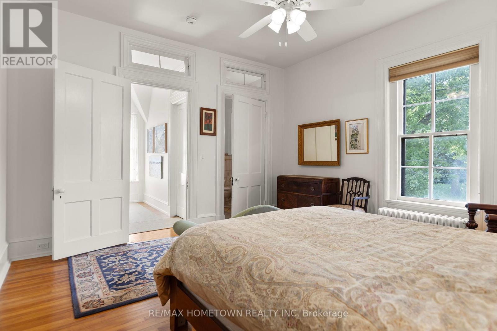 157 Dibble Street W