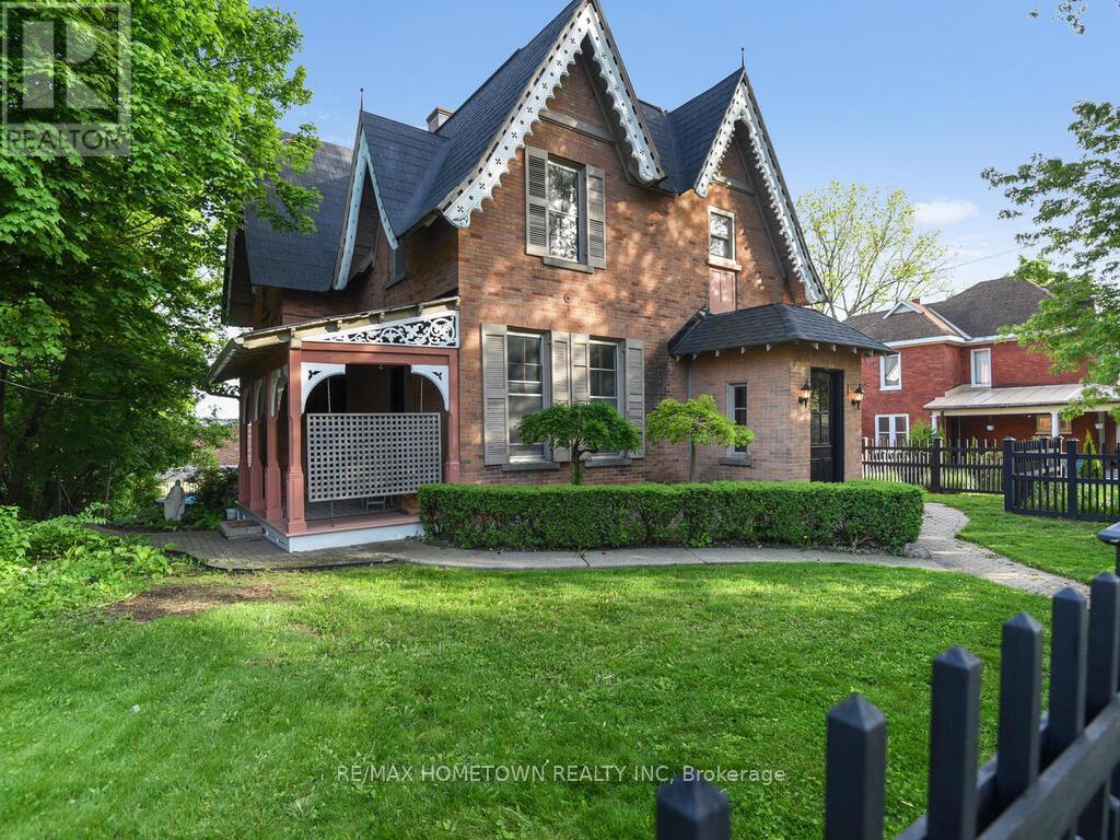 157 Dibble Street W