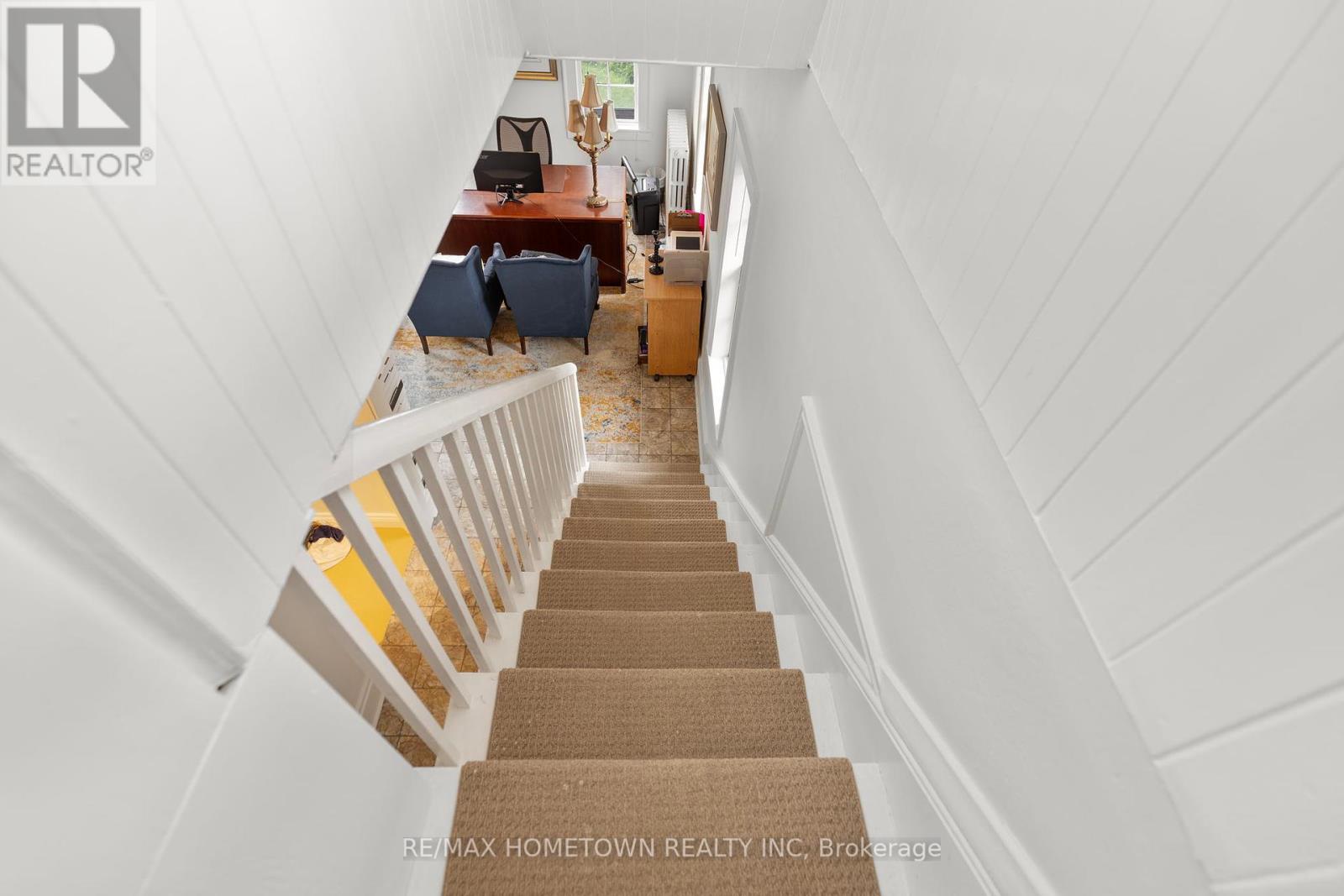 157 Dibble Street W