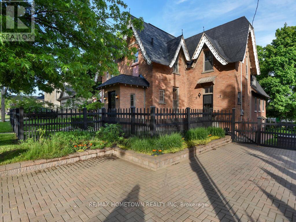 157 Dibble Street W