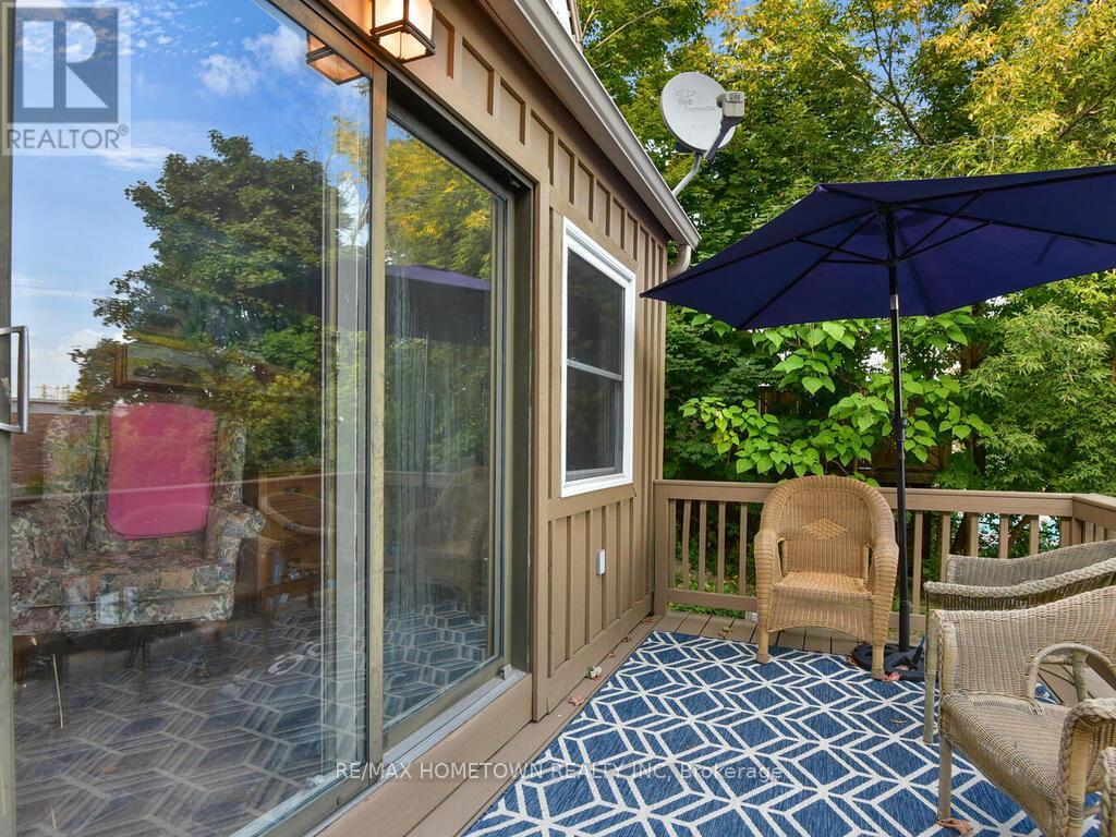 157 Dibble Street W