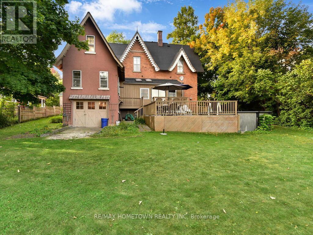 157 Dibble Street W