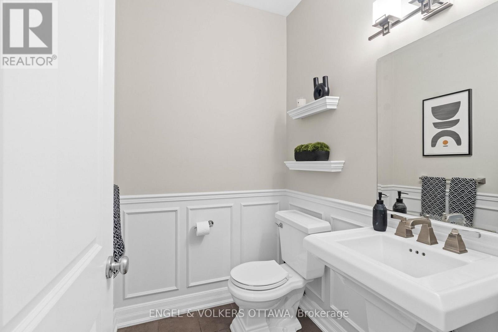 450 Lockmaster Crescent