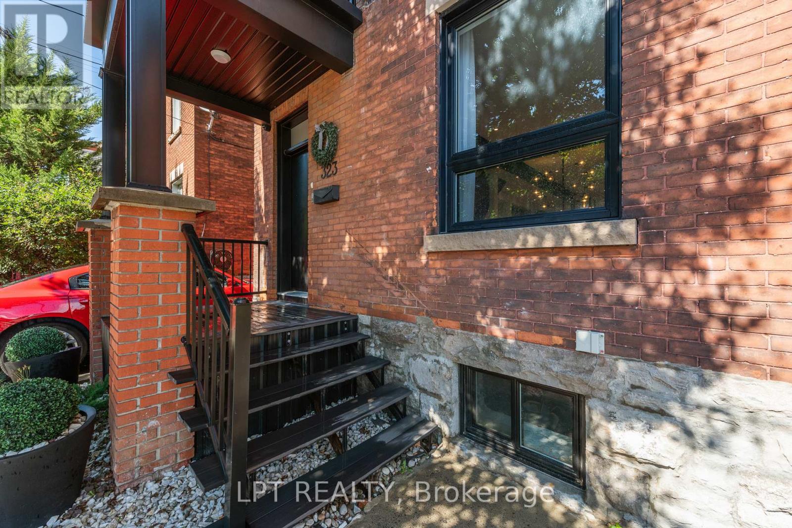 323 Booth Street