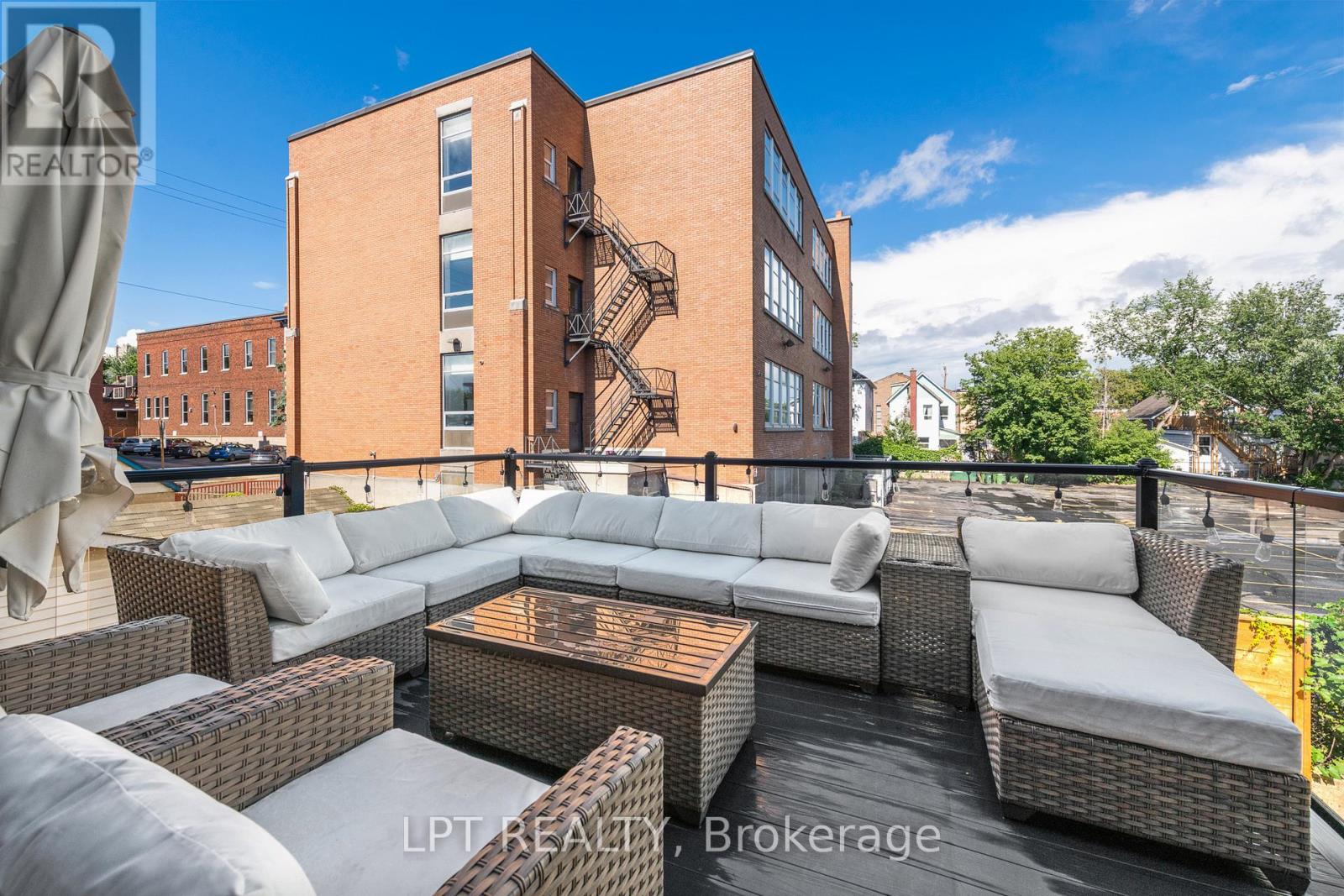 323 Booth Street