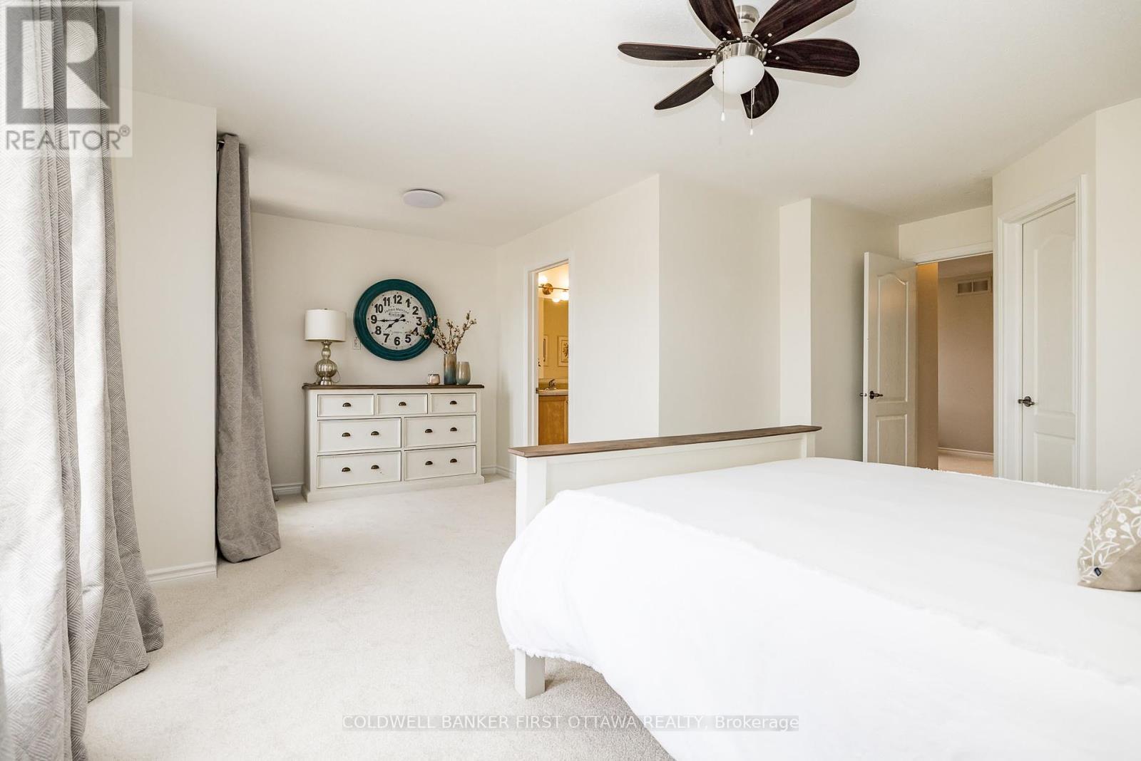 109 Mojave Crescent