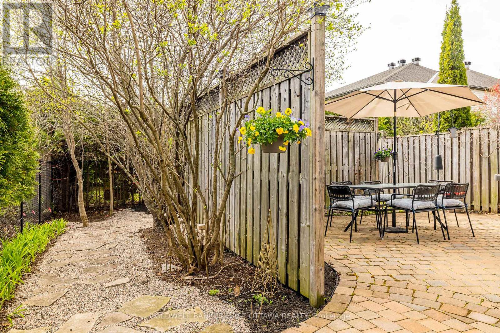 109 Mojave Crescent
