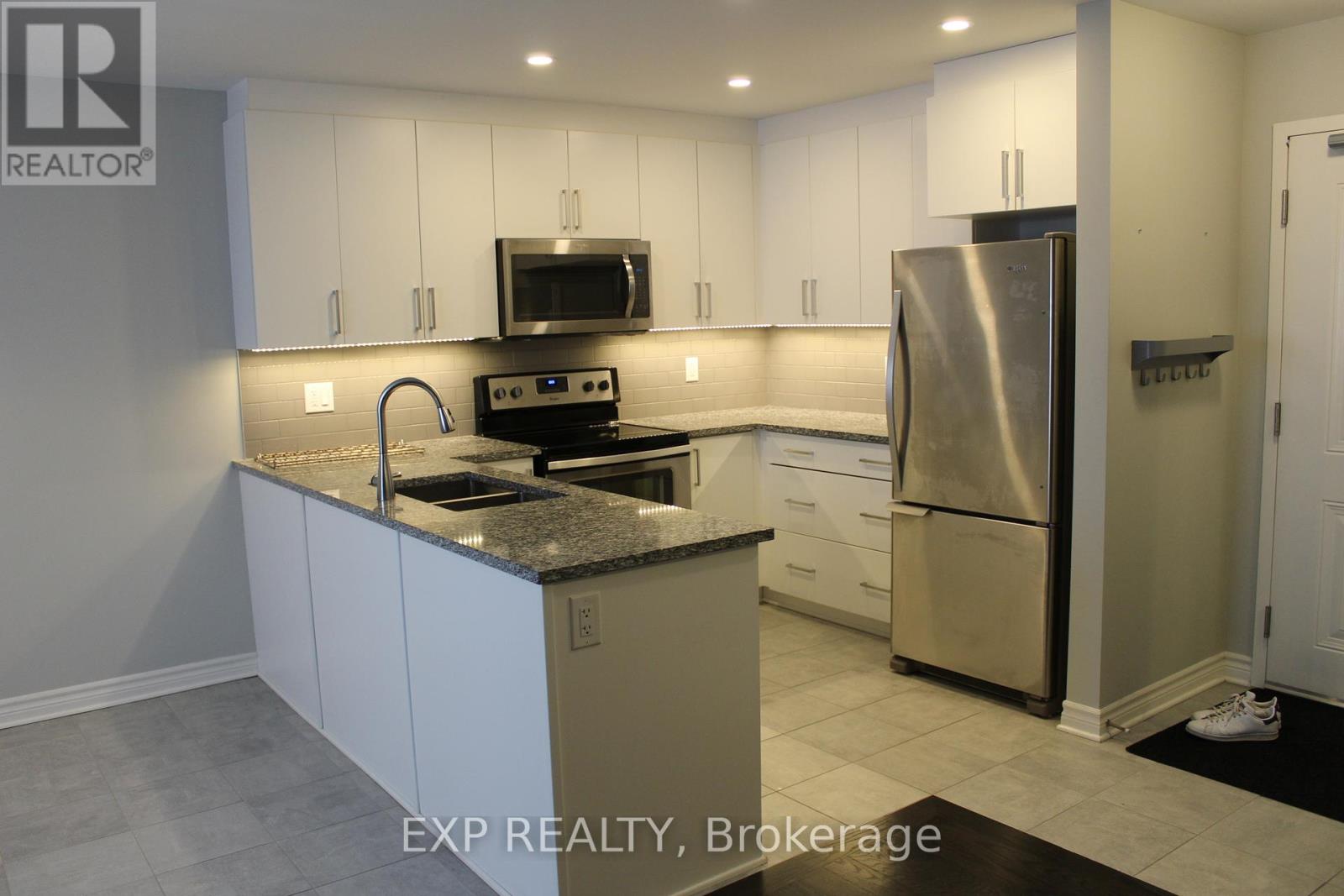 1 - 360 Tribeca Private
