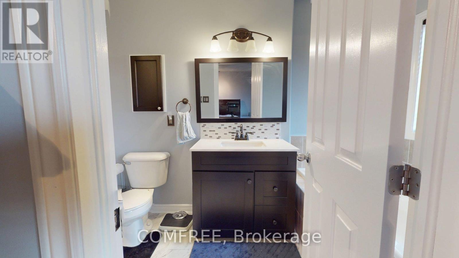 962 Linaria Walk