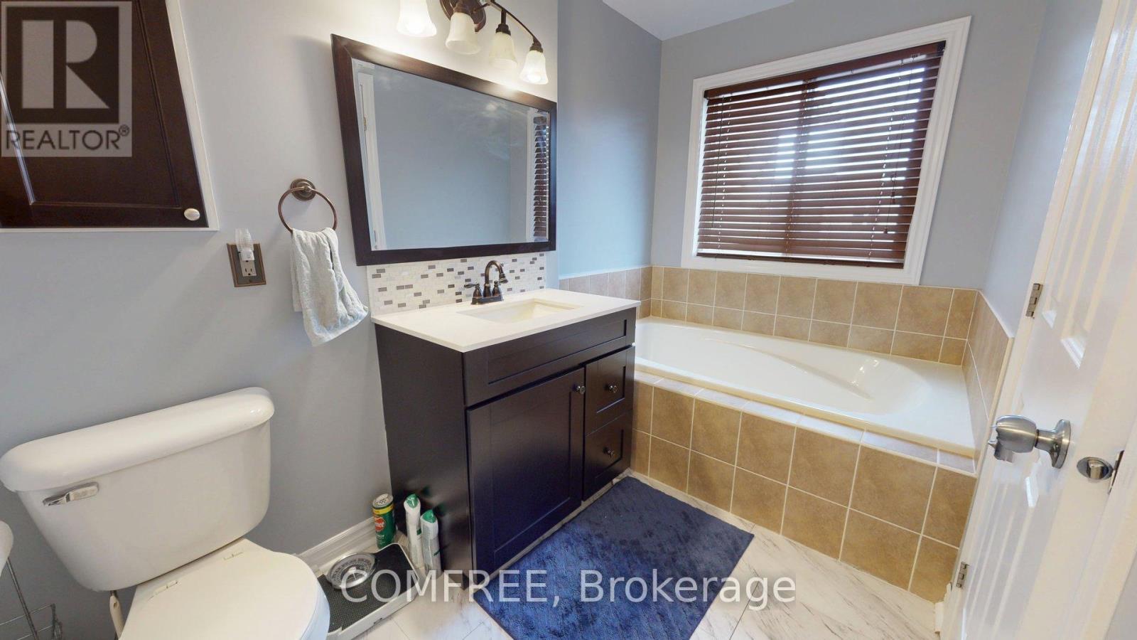 962 Linaria Walk