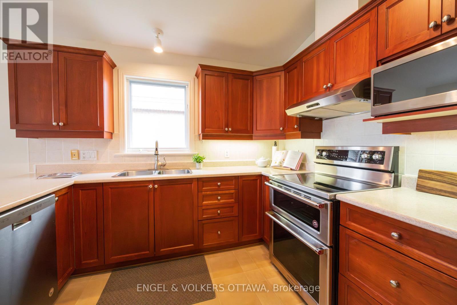 4293 Green Gables Lane