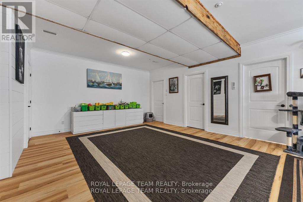 4372 River Road