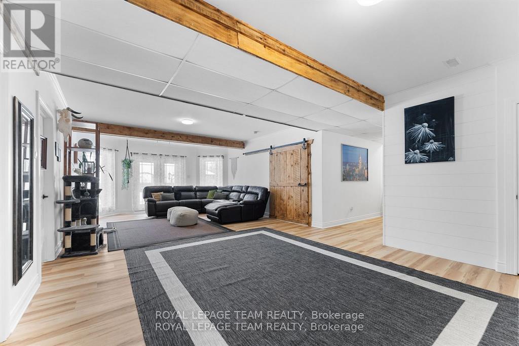 4372 River Road