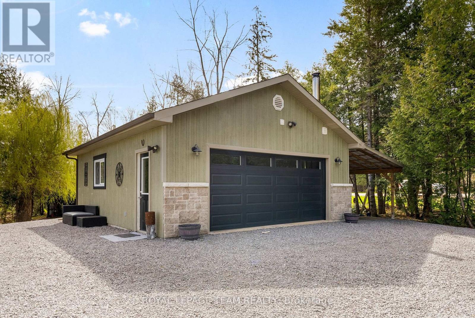 4372 River Road