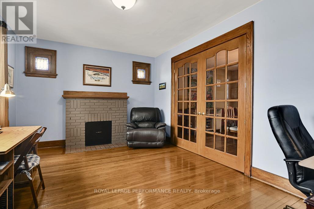 2043 Riverside Drive