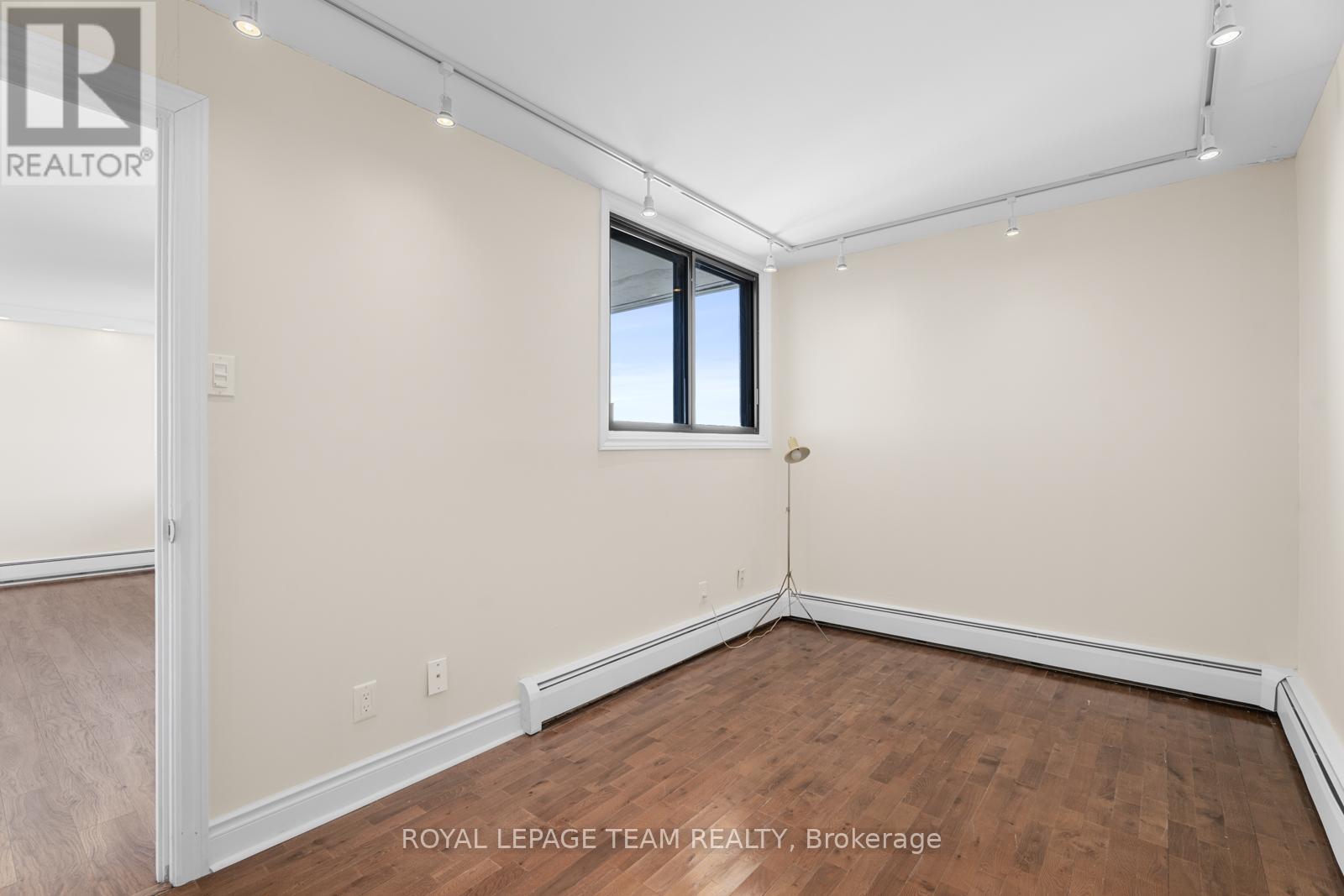 2004 - 415 Greenview Avenue