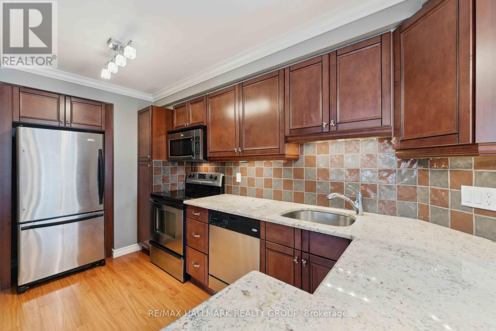 308 - 470 Laurier Avenue W