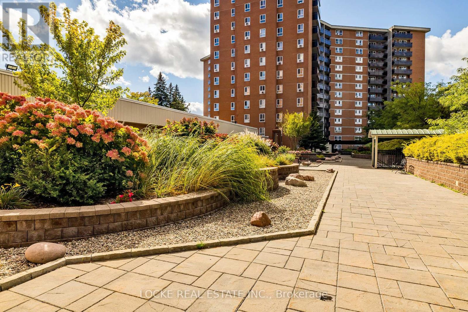 918 - 2020 Jasmine Crescent