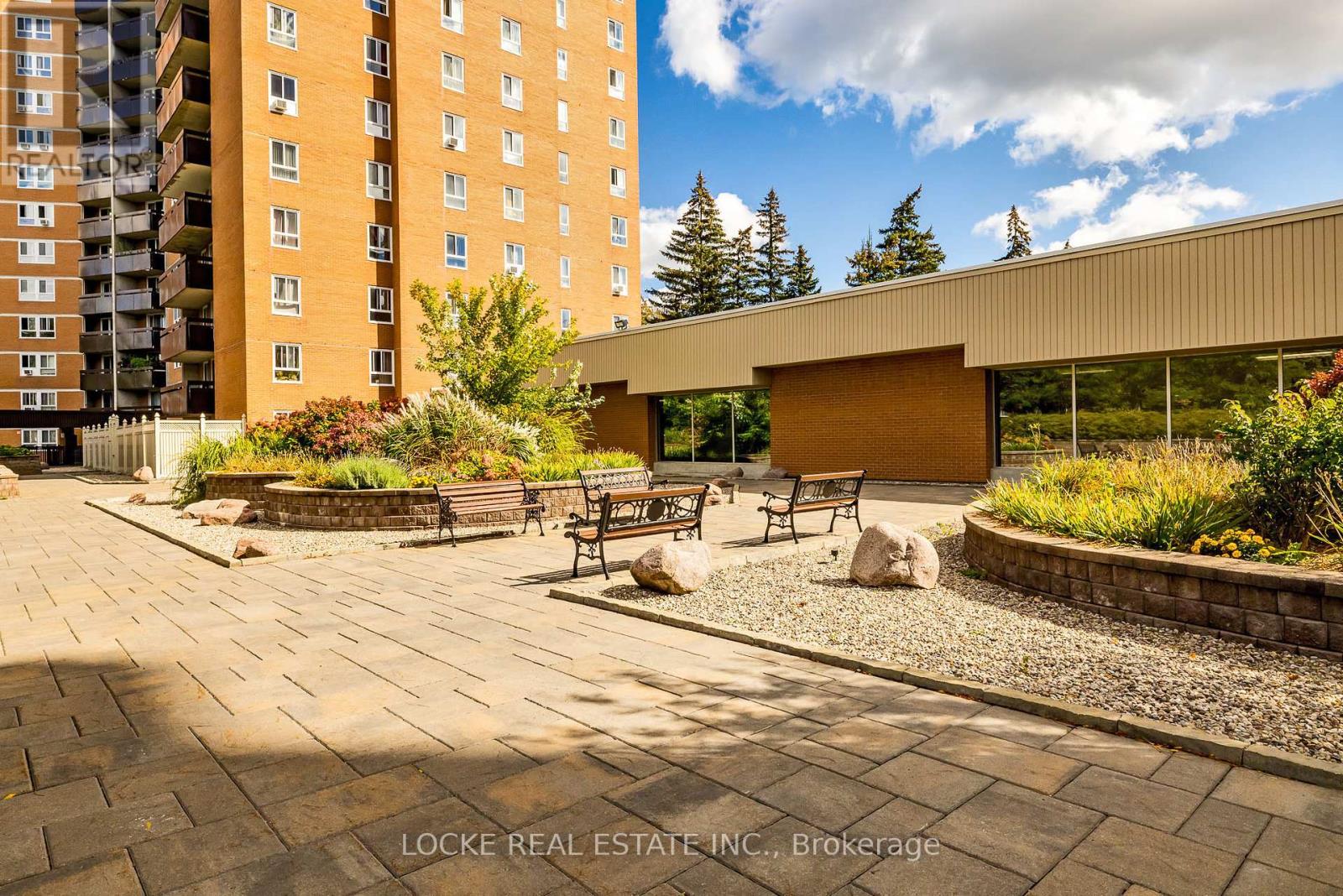 918 - 2020 Jasmine Crescent
