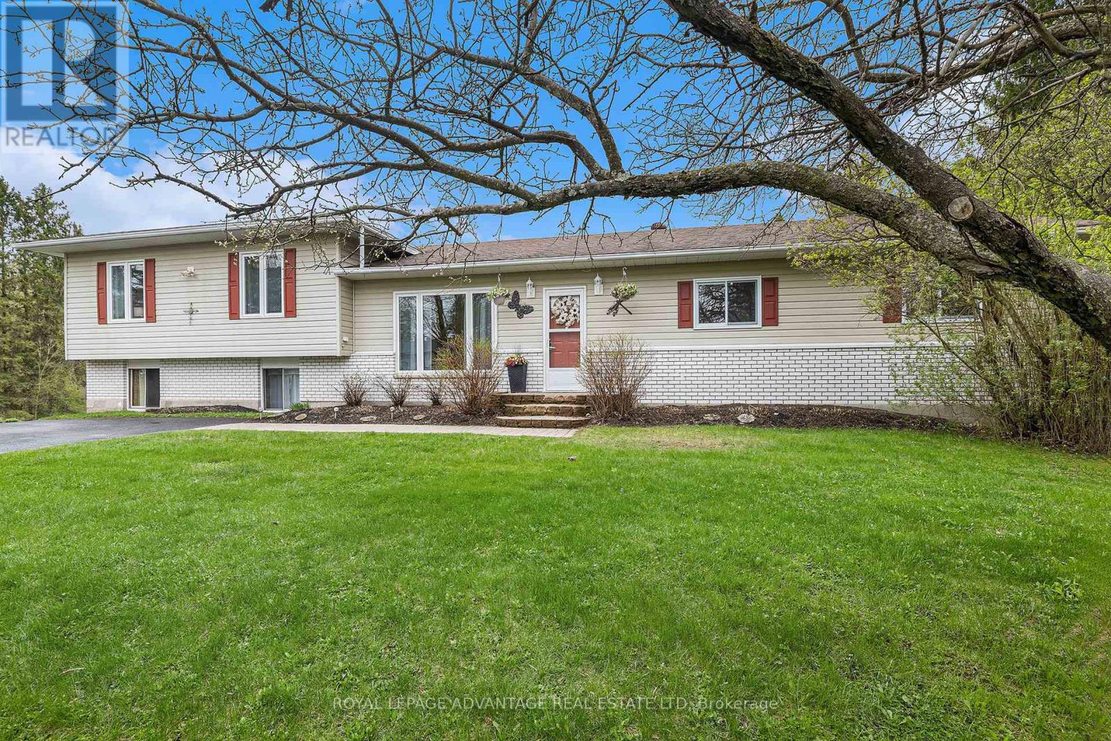 2579 Rideau Ferry Road