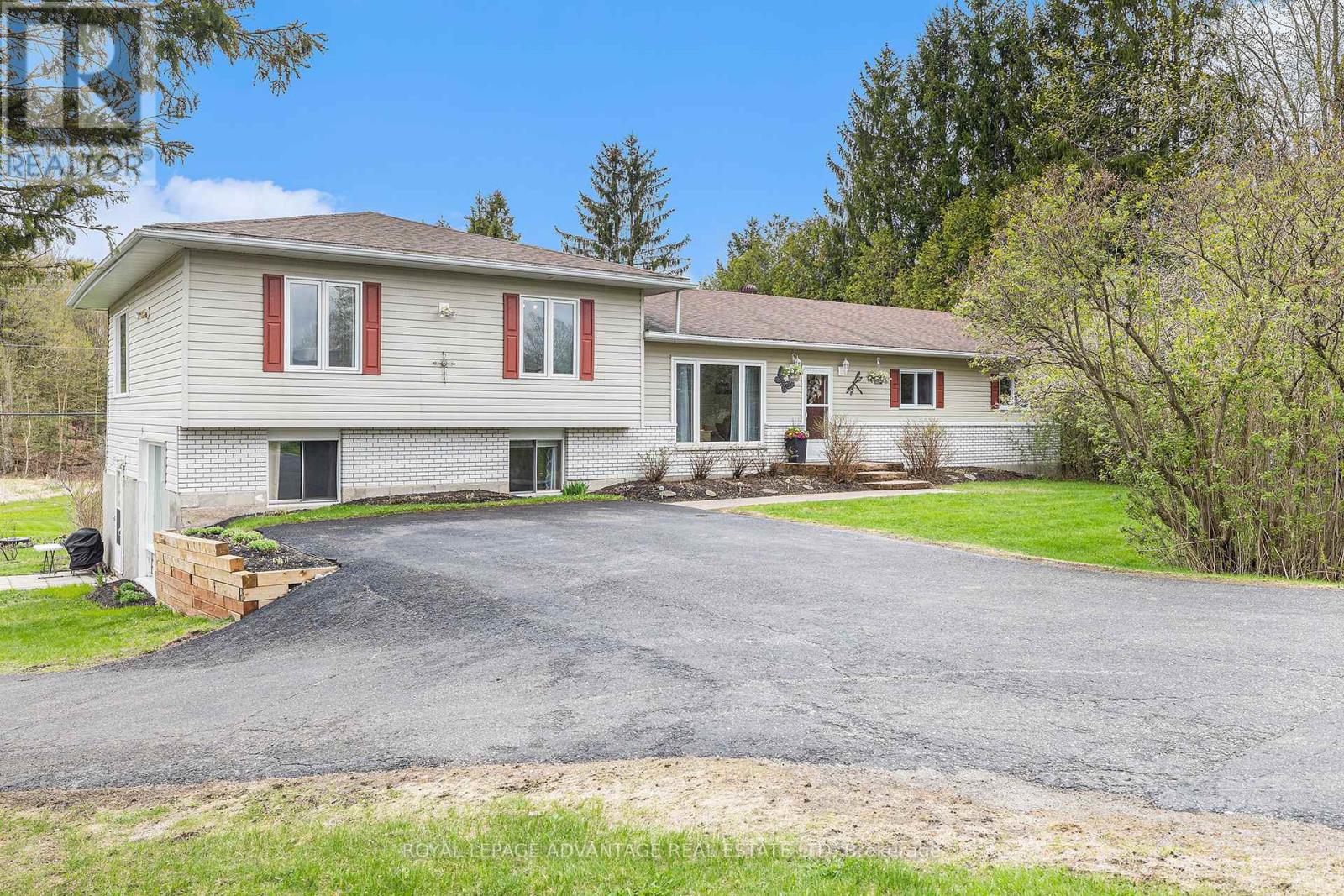 2579 Rideau Ferry Road