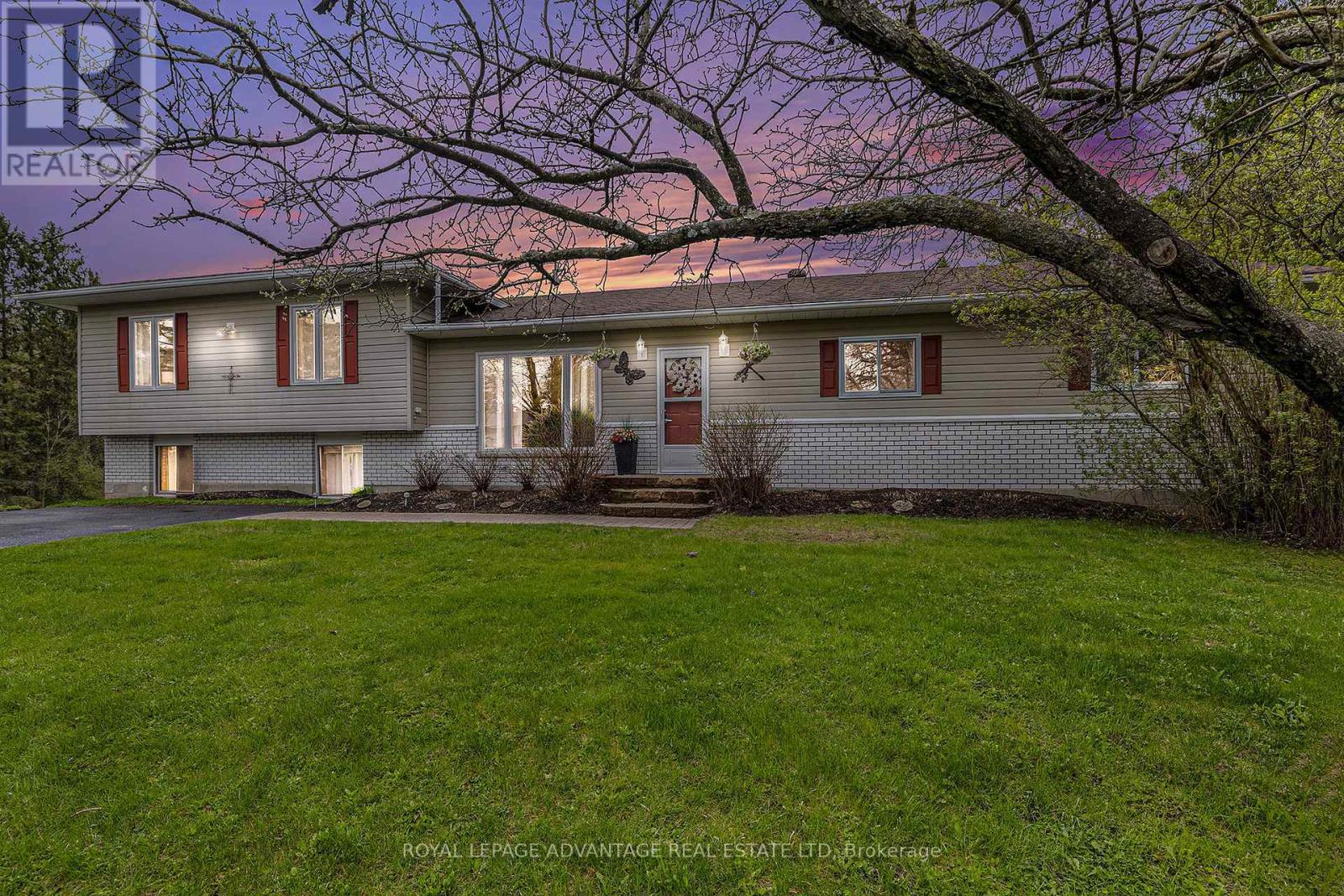 2579 Rideau Ferry Road