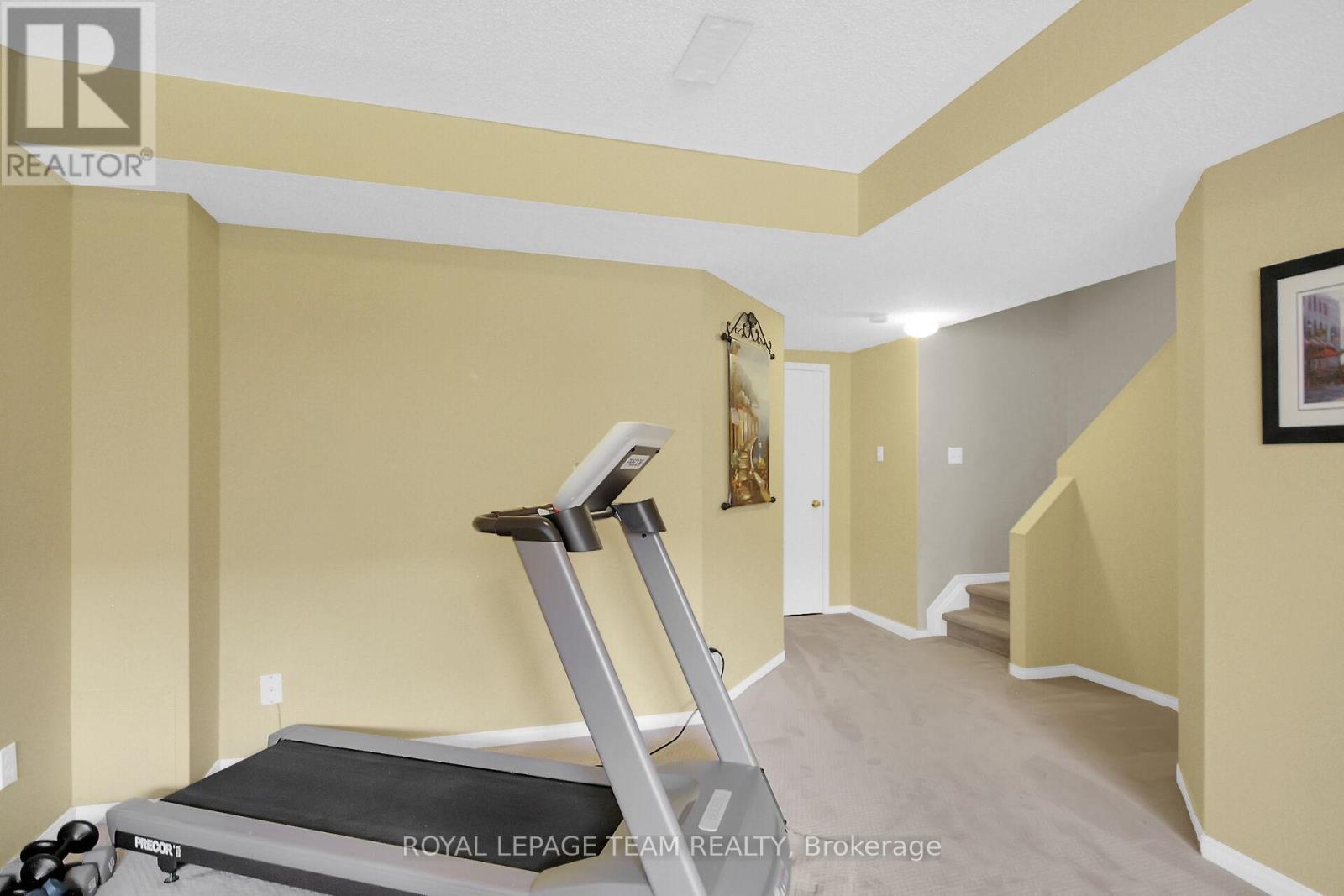 484 Meadowbreeze Drive