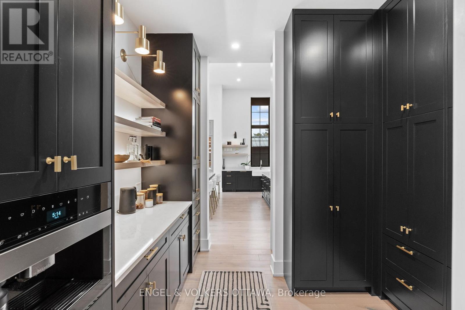 39 Winding Way