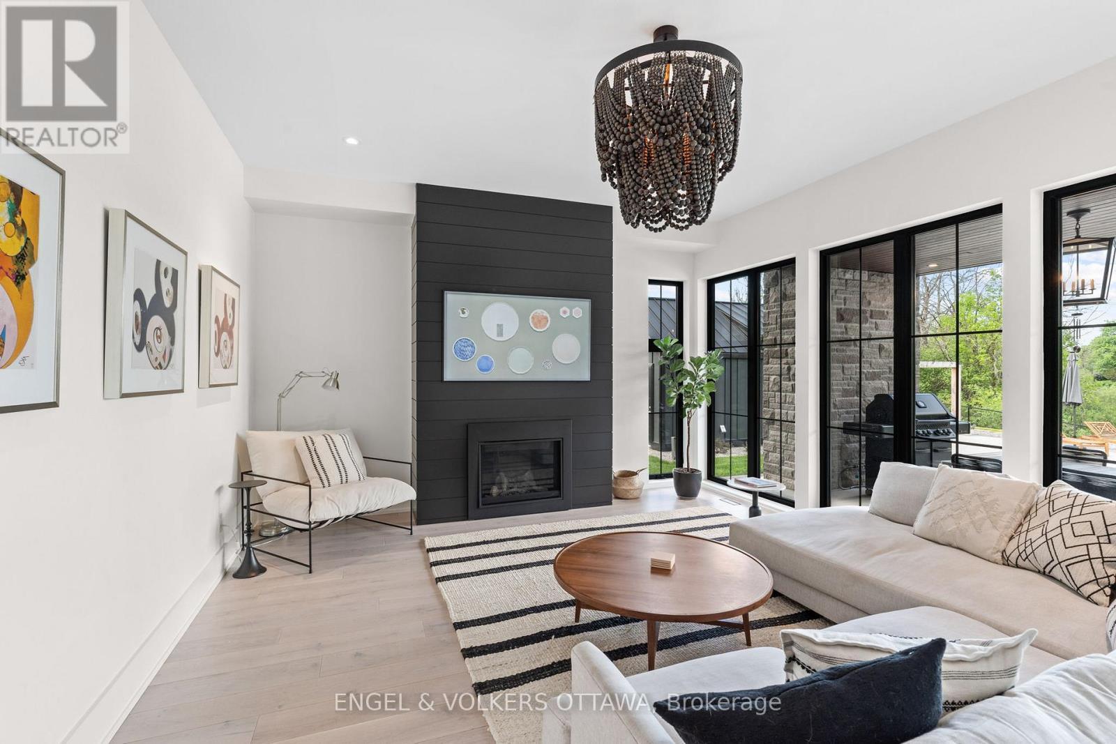 39 Winding Way