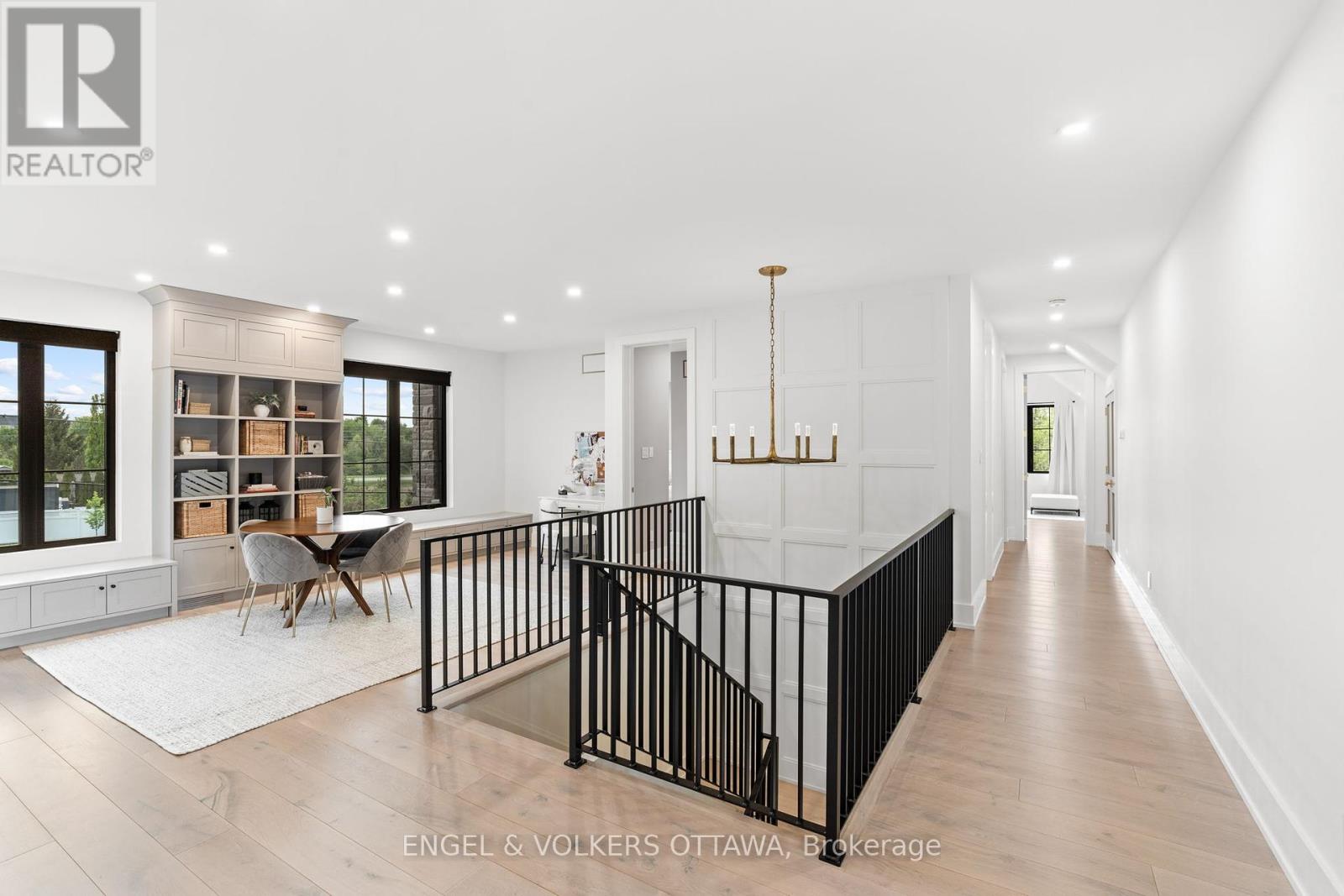 39 Winding Way