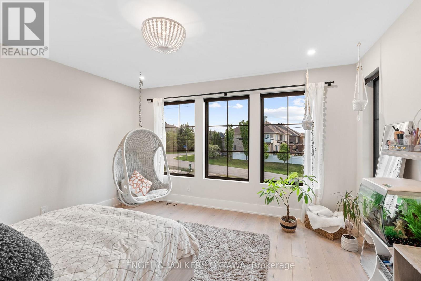 39 Winding Way