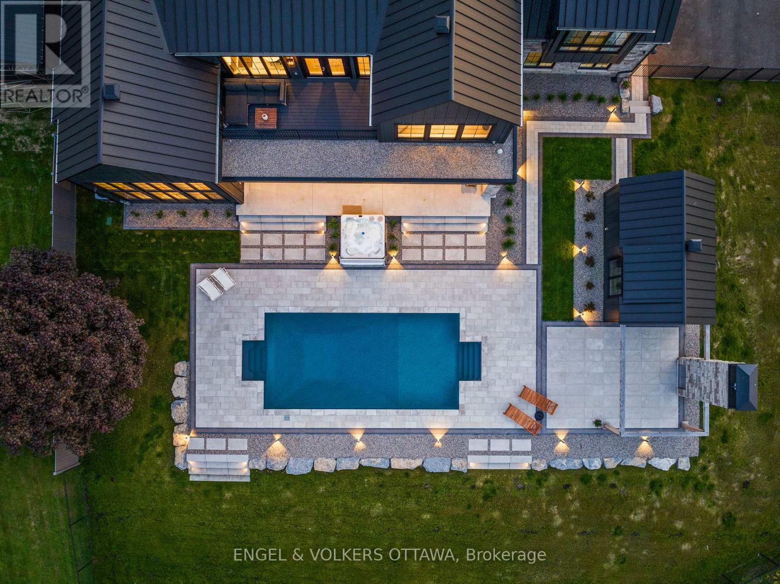 39 Winding Way