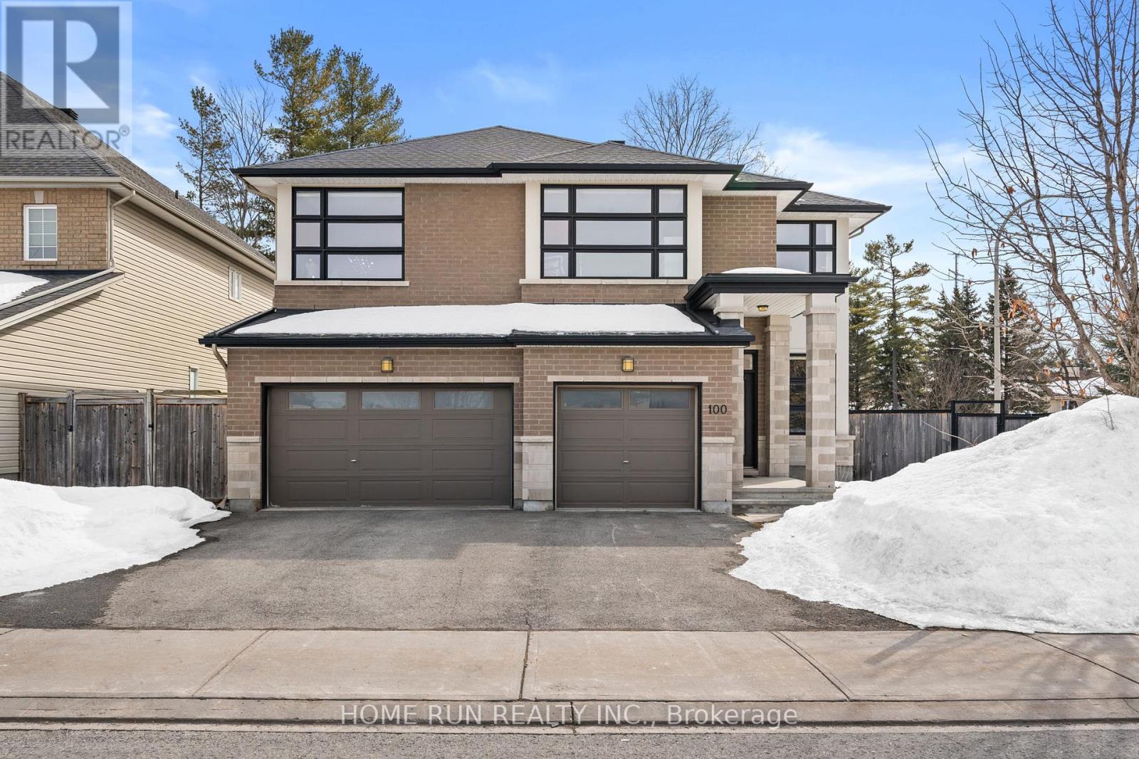 100 Kinghaven Crescent