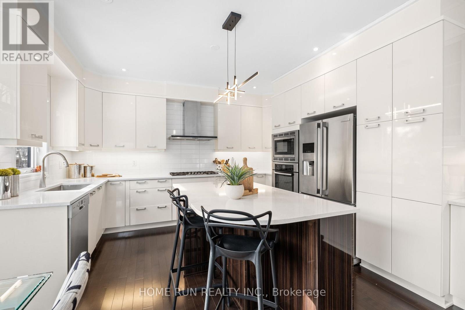 100 Kinghaven Crescent