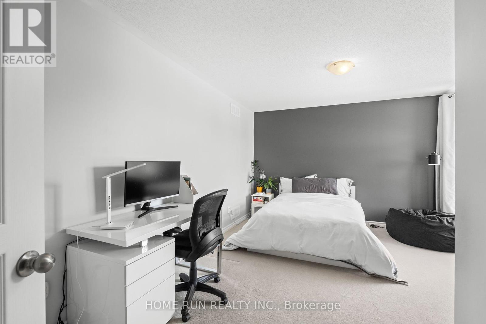 100 Kinghaven Crescent