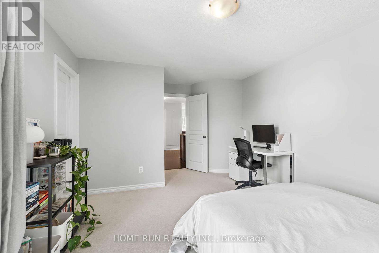 100 Kinghaven Crescent
