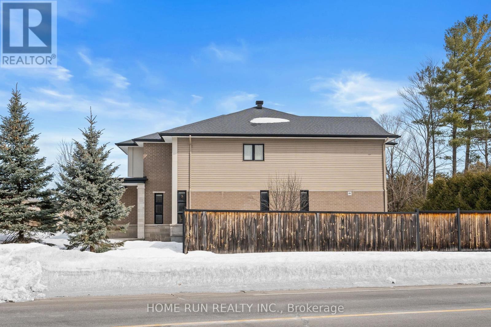100 Kinghaven Crescent