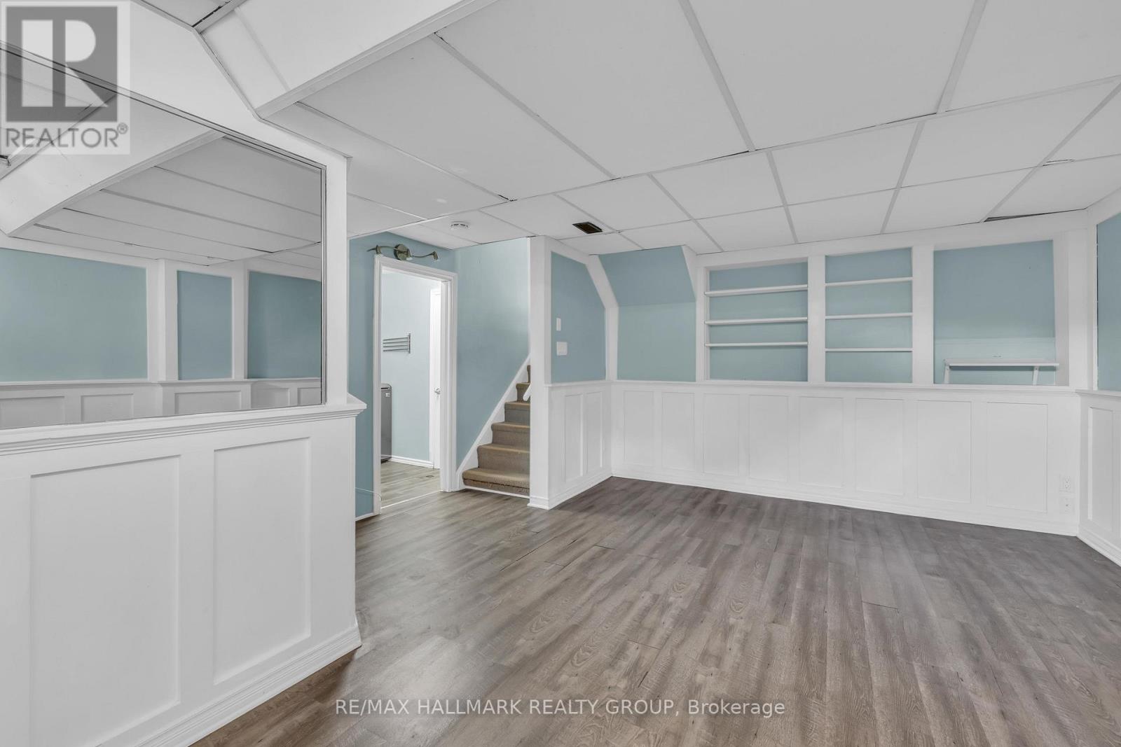 8 Scharf Lane