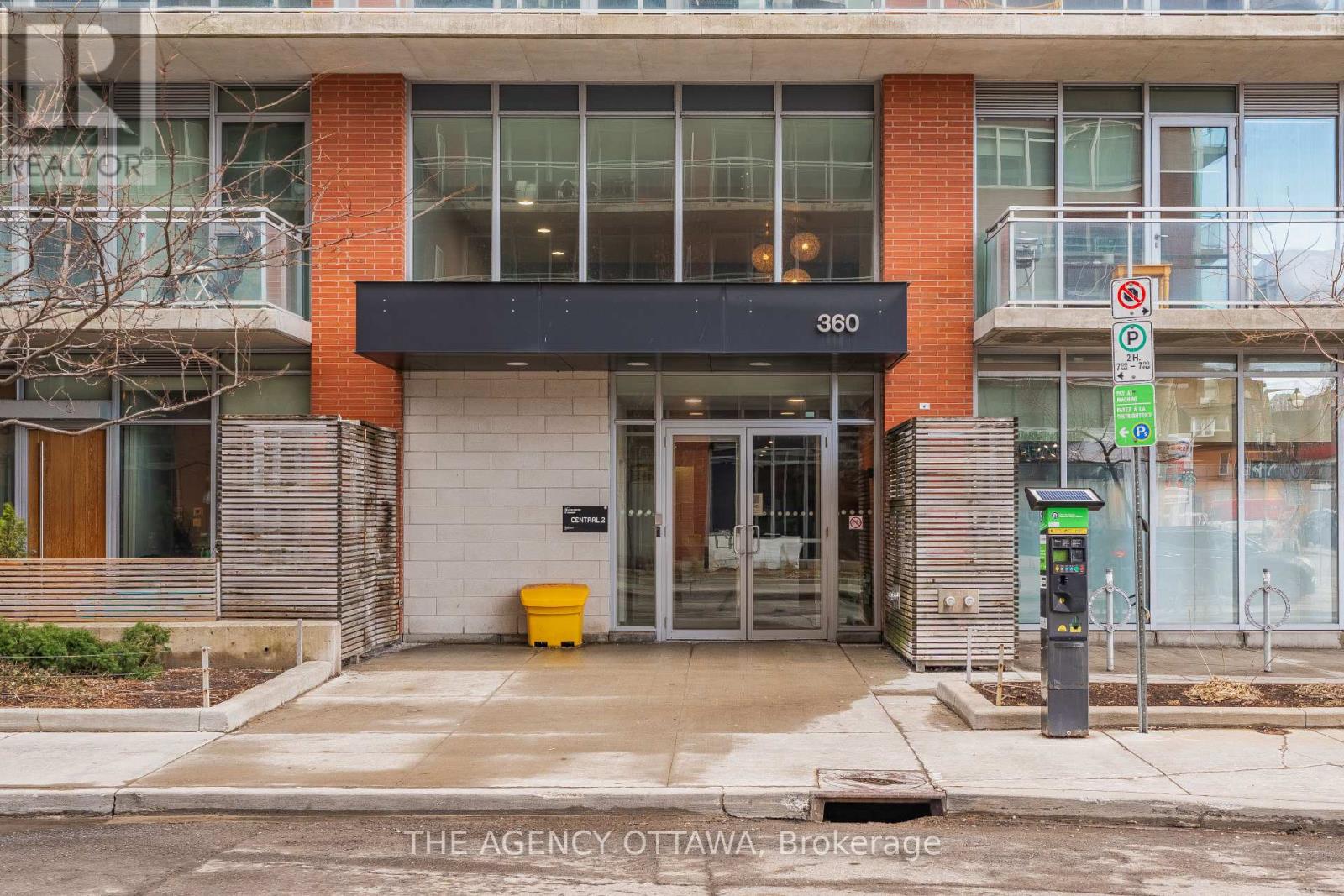 620 - 360 Mcleod Street