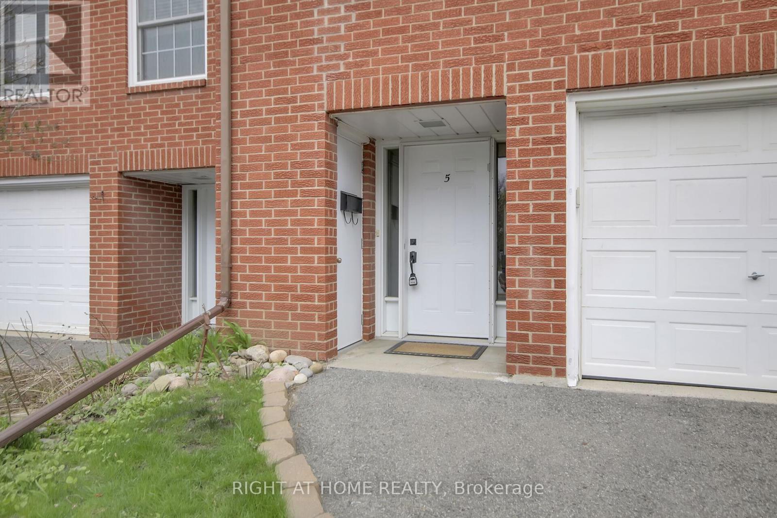 5 Moorside Private