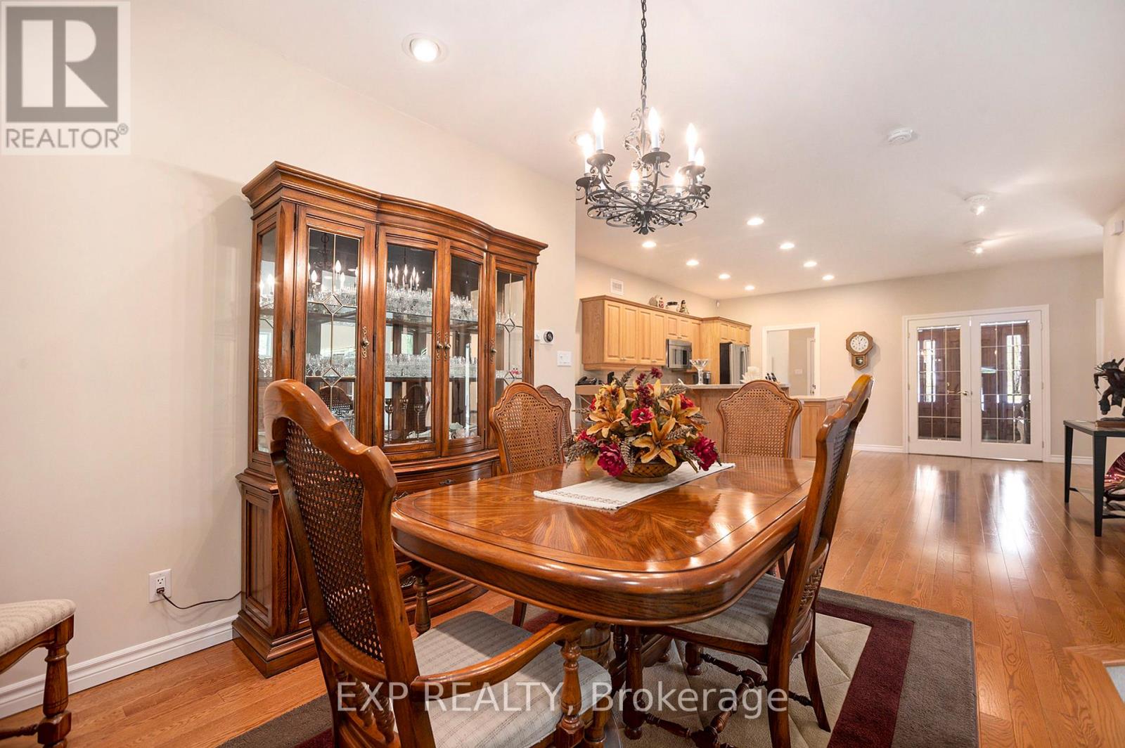 544 Lakeshore Road