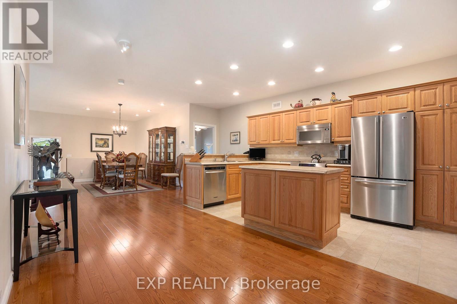 544 Lakeshore Road