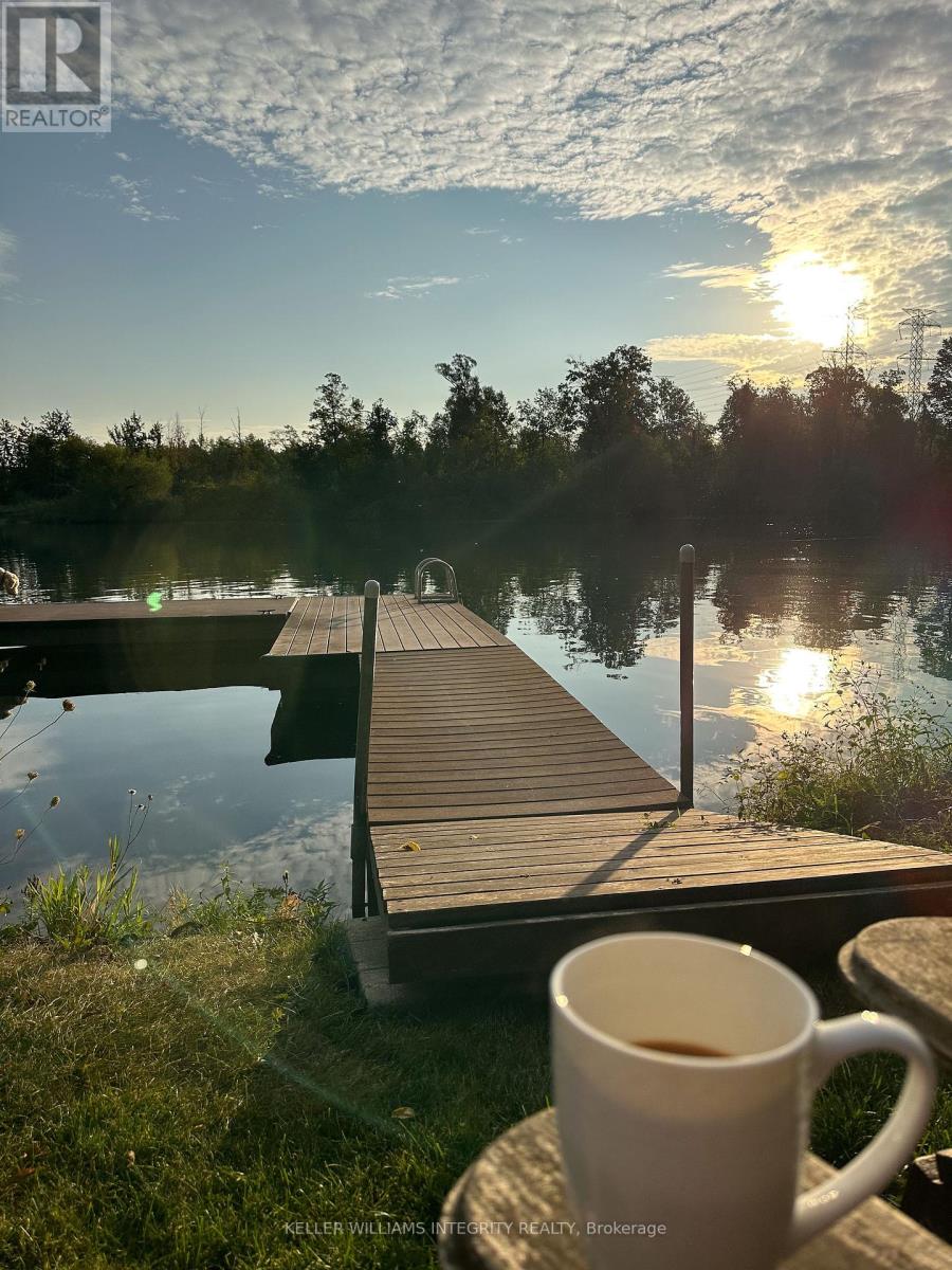 12 Rideau Shore Court