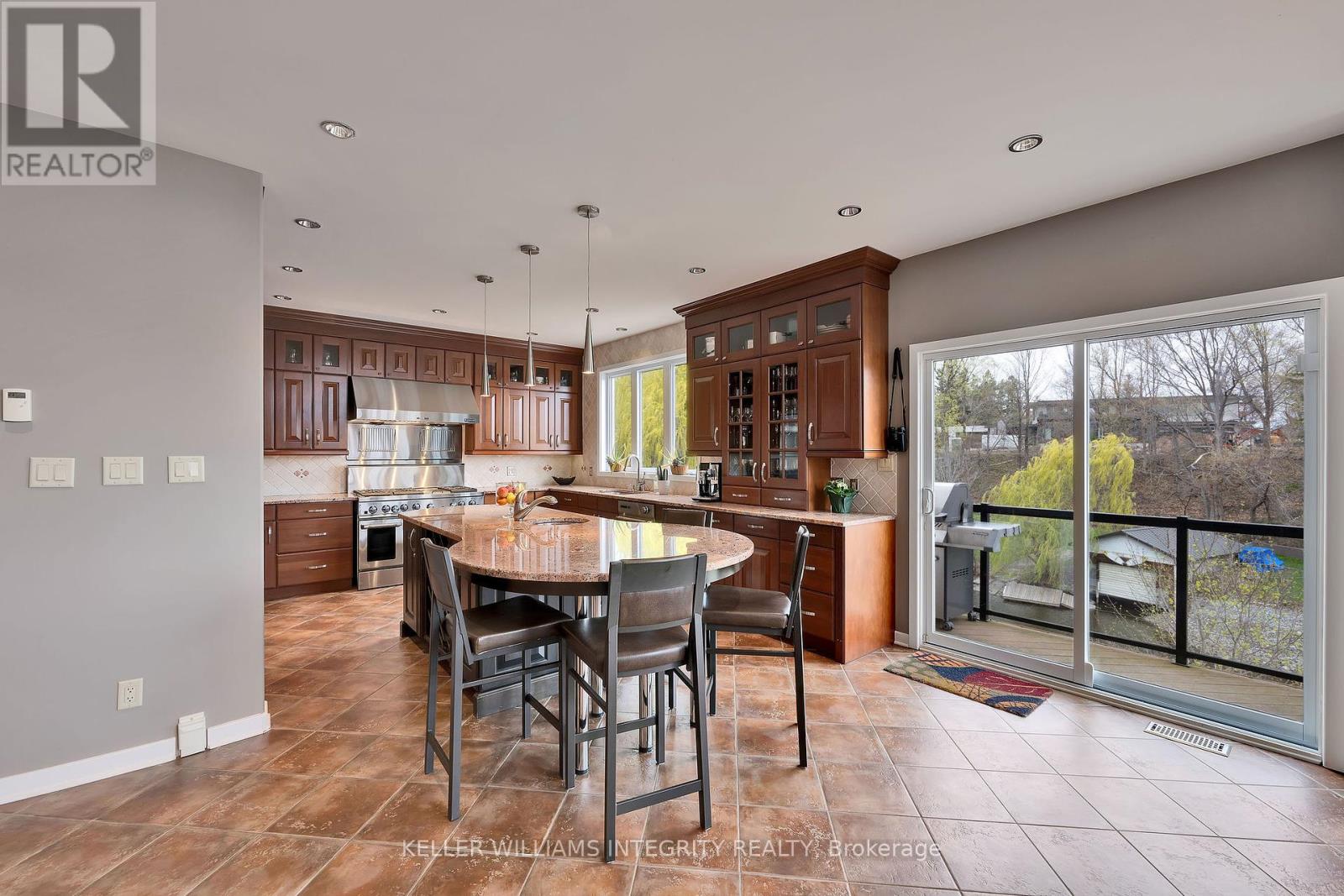 12 Rideau Shore Court